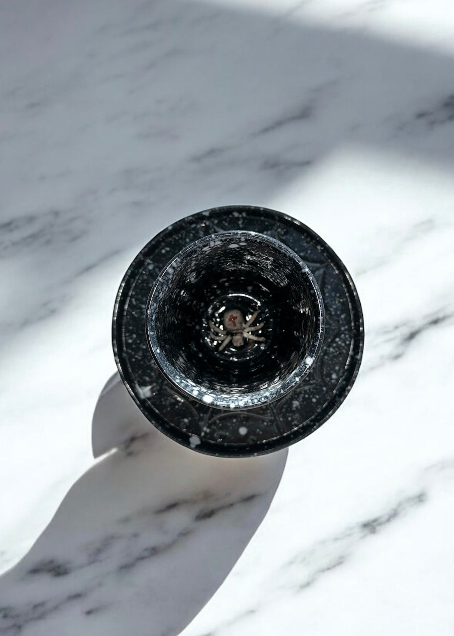 Keramikinis puodelis "Voras"