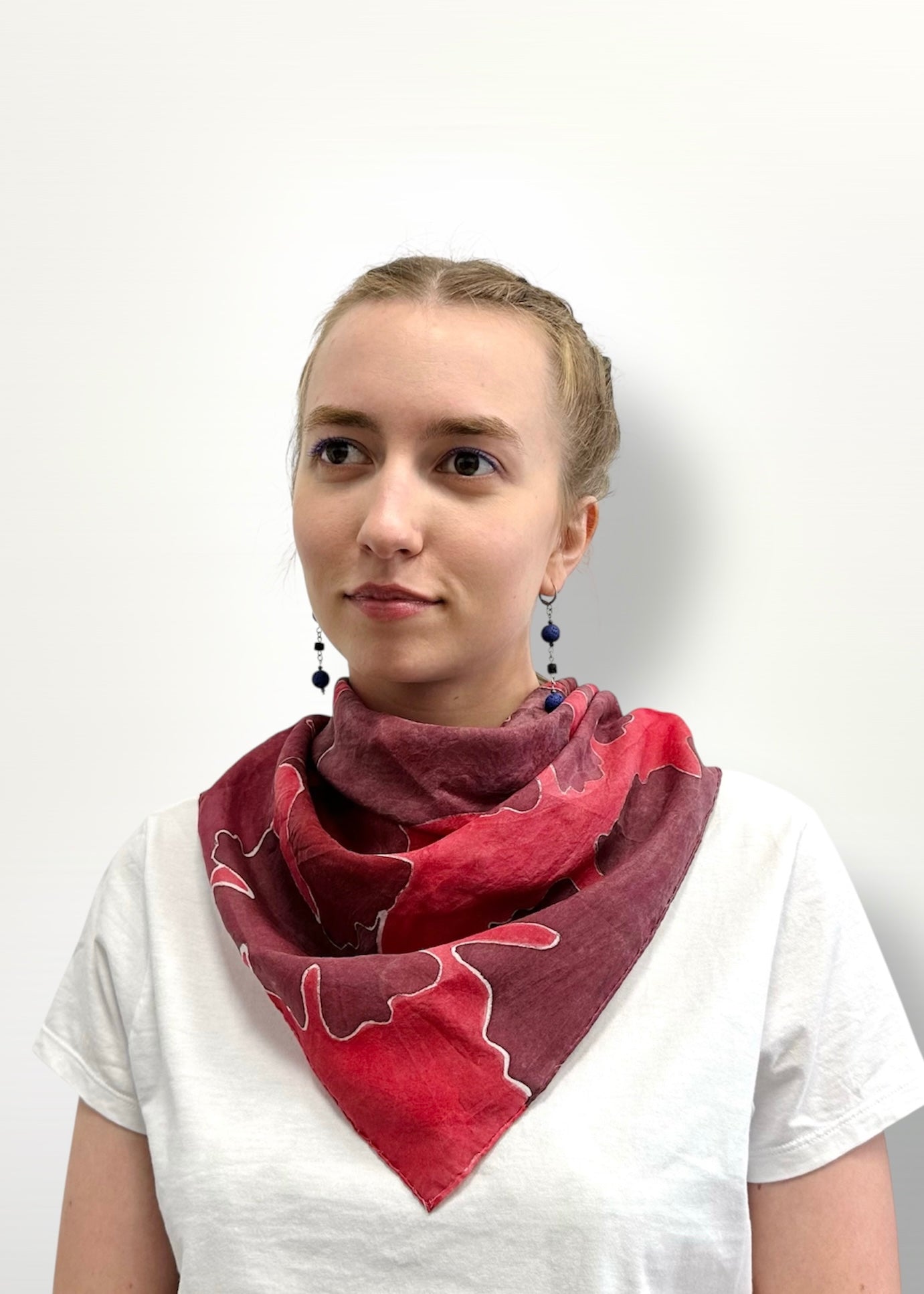 Rankų darbo šilkinė skarelė „Vizija“